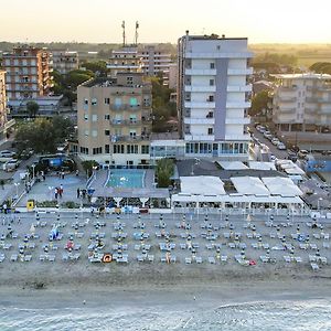 Bikini Tropicana Family Hotel